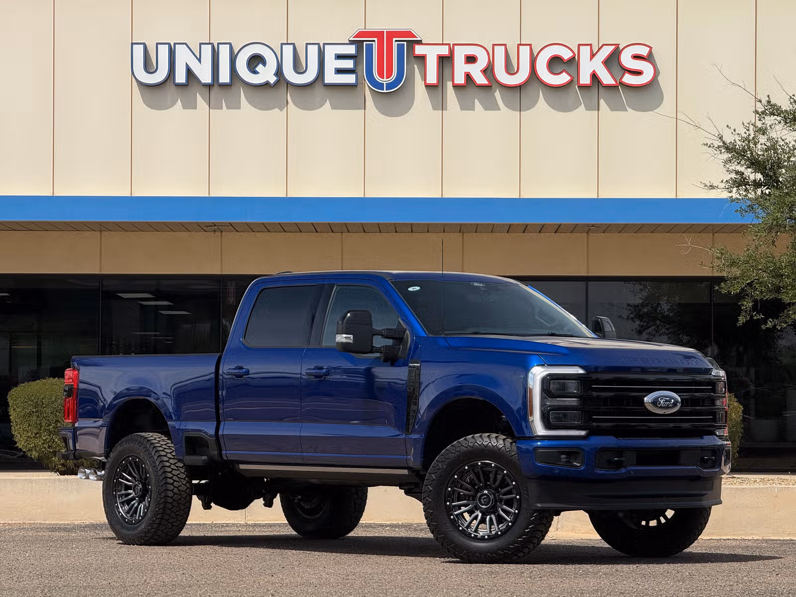 2026 Ford F-350 Super Duty Platinum Upper Image 1