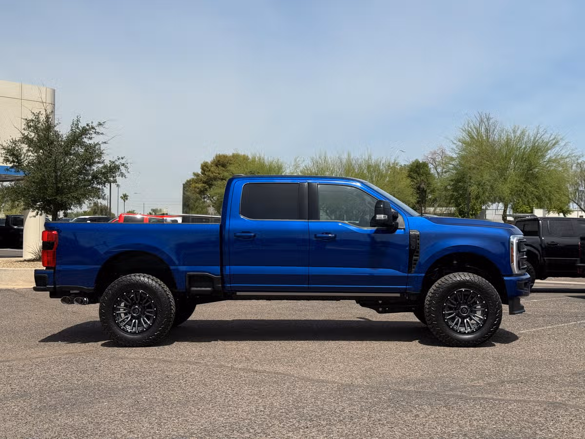 2026 Ford F-350 Super Duty Platinum Image 6