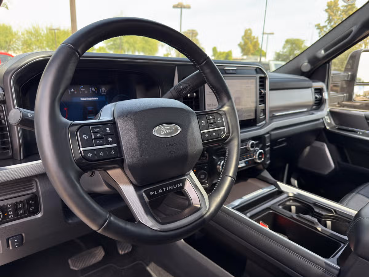2026 Ford F-350 Super Duty Platinum Image 17