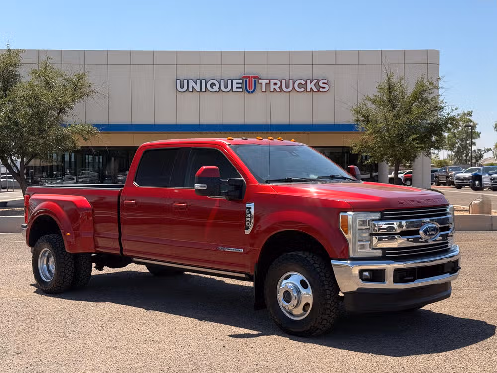 2017 Ford F-350 Super Duty Lariat Crew Cab Image 5