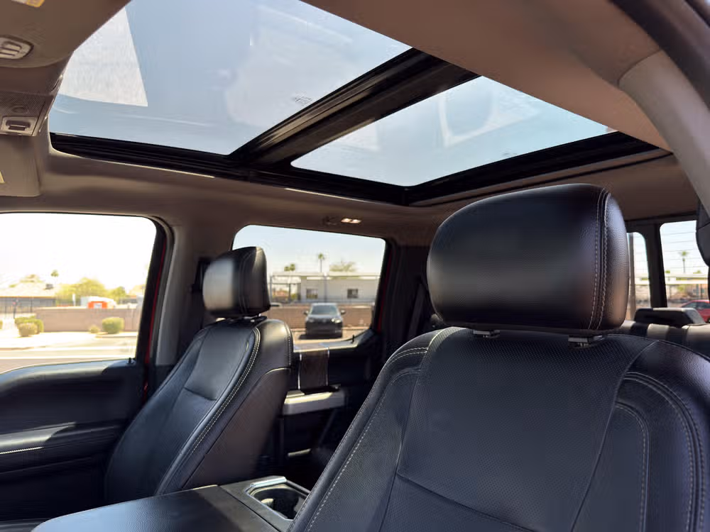2017 Ford F-350 Super Duty Lariat Crew Cab Image 21
