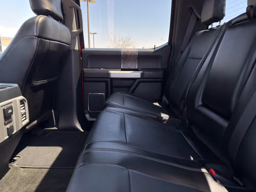 2017 Ford F-350 Super Duty Lariat Crew Cab Image 24