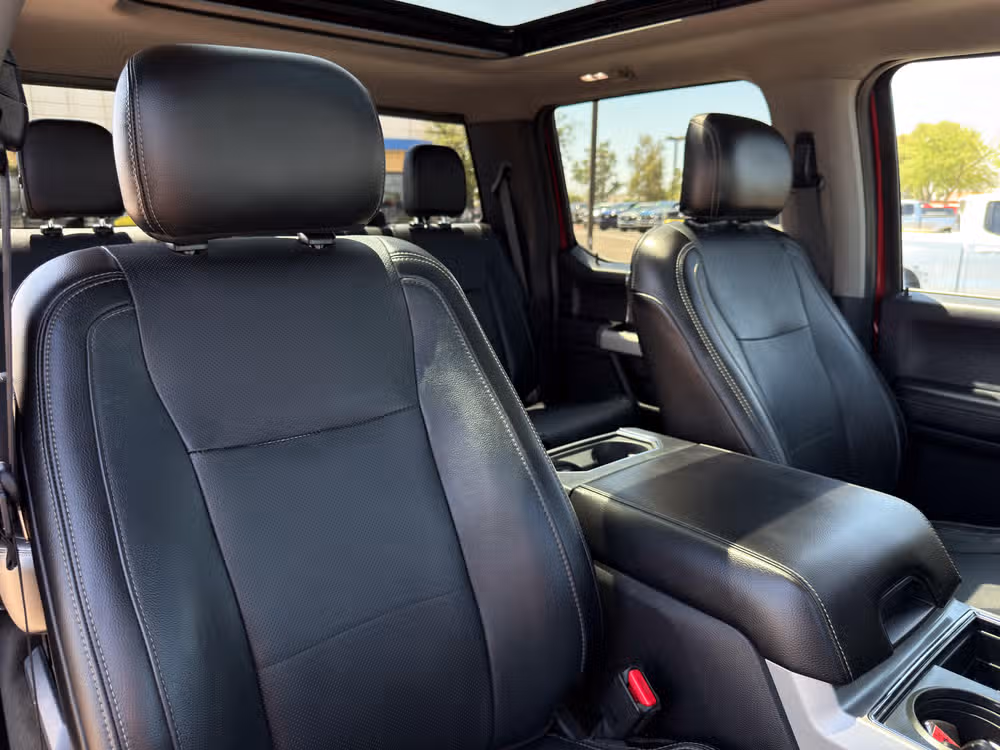 2017 Ford F-350 Super Duty Lariat Crew Cab Image 30