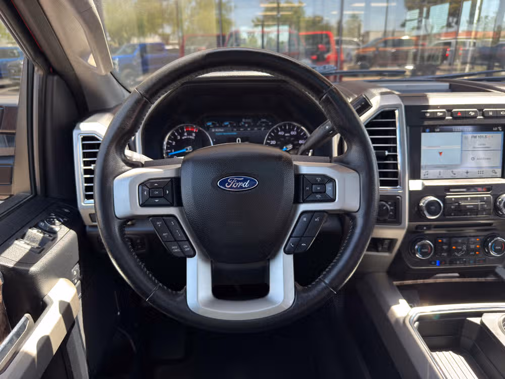 2017 Ford F-350 Super Duty Lariat Crew Cab Image 33