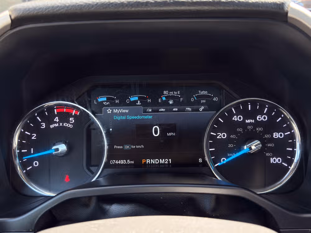 2017 Ford F-350 Super Duty Lariat Crew Cab Image 36