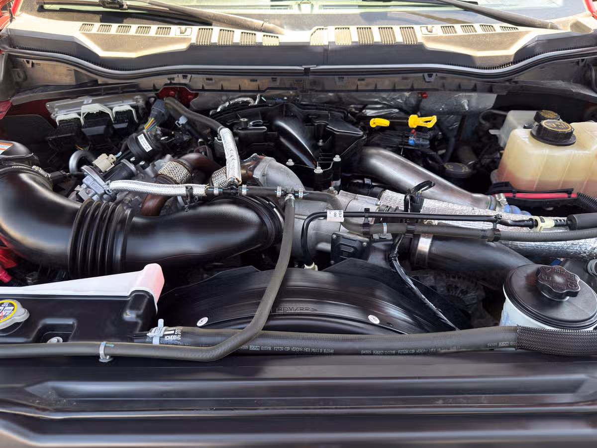 2017 Ford F-350 Super Duty Lariat Crew Cab Image 14