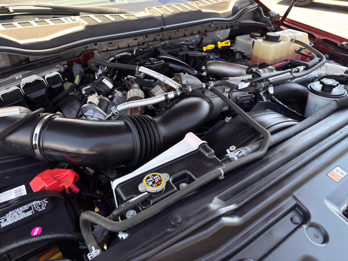 2017 Ford F-350 Super Duty Lariat Crew Cab Image 15