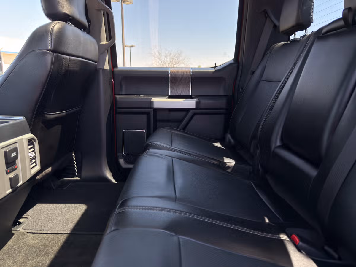 2017 Ford F-350 Super Duty Lariat Crew Cab Image 24