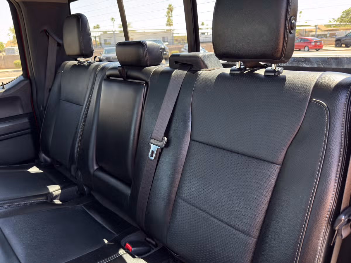 2017 Ford F-350 Super Duty Lariat Crew Cab Image 25