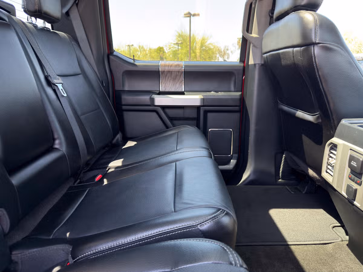 2017 Ford F-350 Super Duty Lariat Crew Cab Image 27