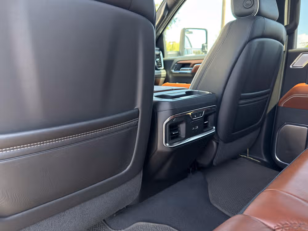 2024 GMC Sierra 3500HD Denali Ultimate Crew Cab Image 25