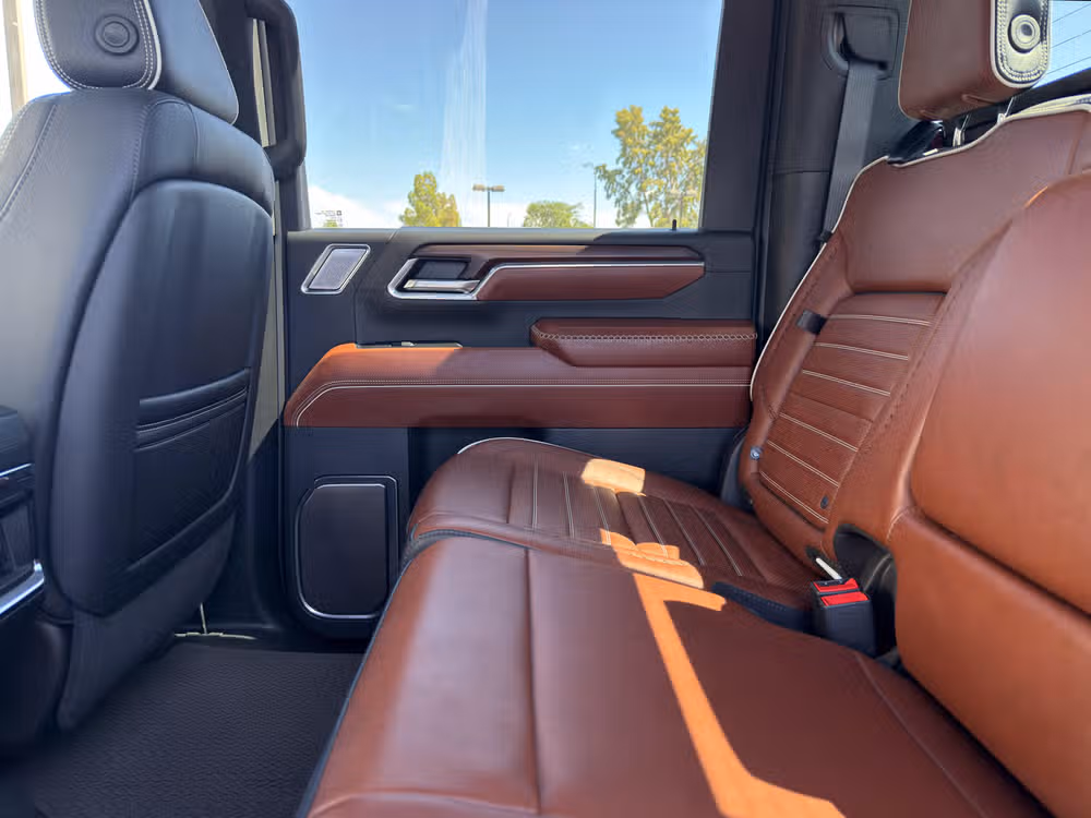 2024 GMC Sierra 3500HD Denali Ultimate Crew Cab Image 26