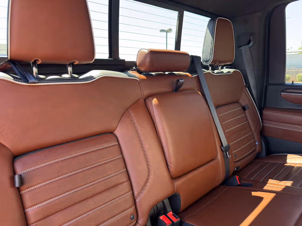 2024 GMC Sierra 3500HD Denali Ultimate Crew Cab Image 31
