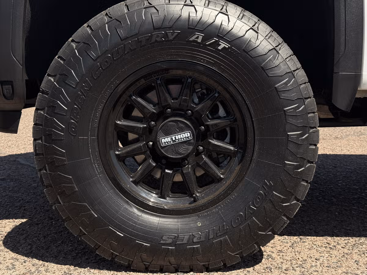 2024 GMC Sierra 3500HD Denali Ultimate Crew Cab Image 15