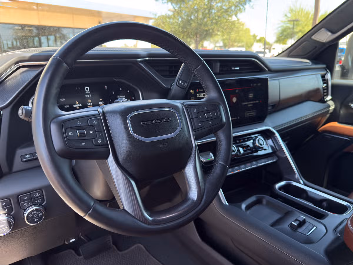 2024 GMC Sierra 3500HD Denali Ultimate Crew Cab Image 20