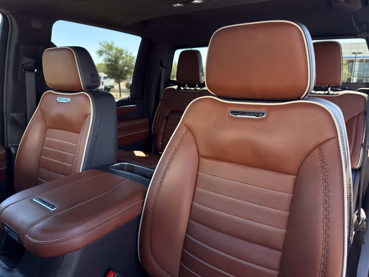 2024 GMC Sierra 3500HD Denali Ultimate Crew Cab Image 22