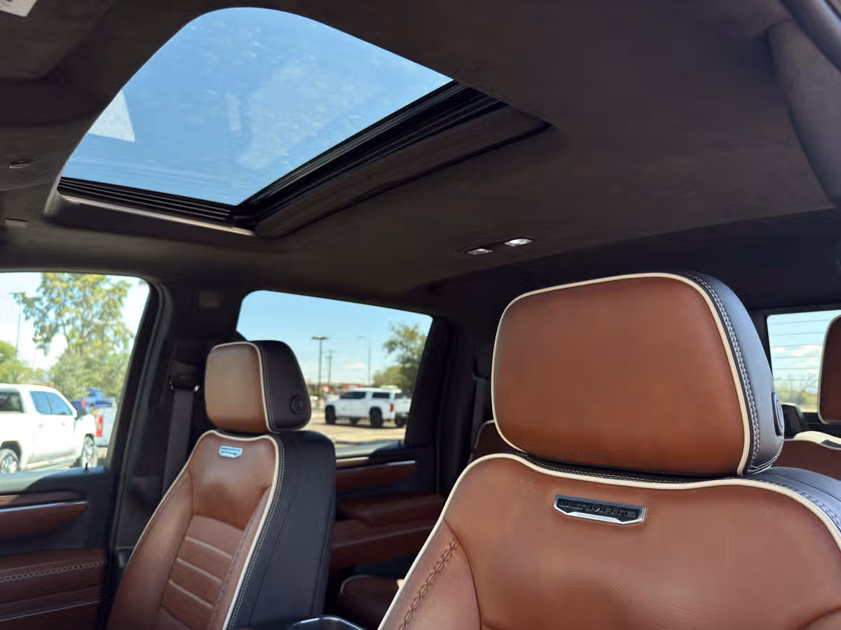 2024 GMC Sierra 3500HD Denali Ultimate Crew Cab Image 23