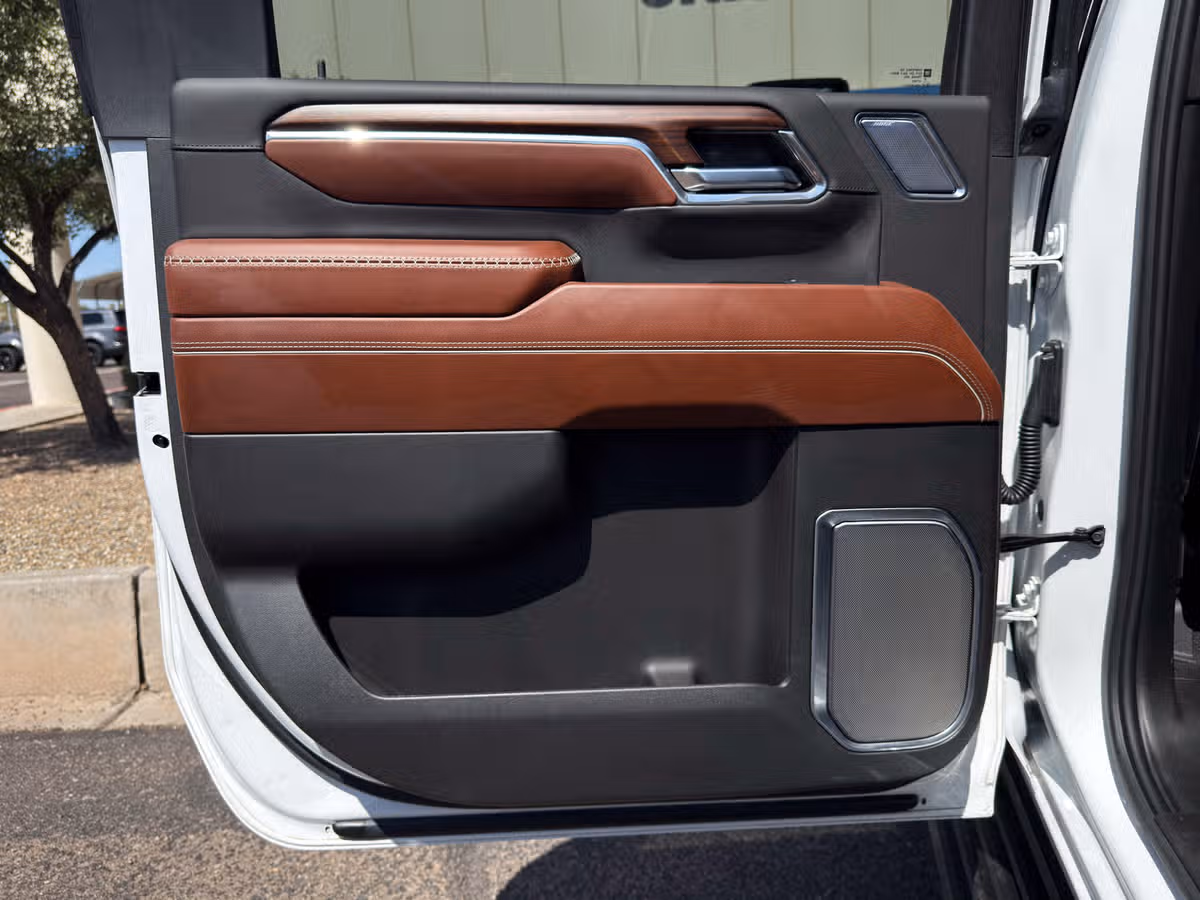 2024 GMC Sierra 3500HD Denali Ultimate Crew Cab Image 24