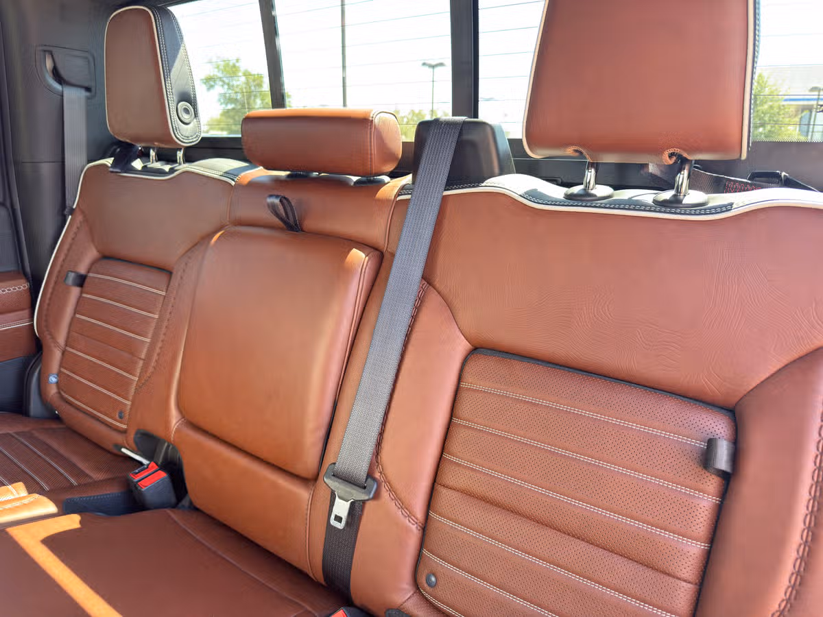 2024 GMC Sierra 3500HD Denali Ultimate Crew Cab Image 27