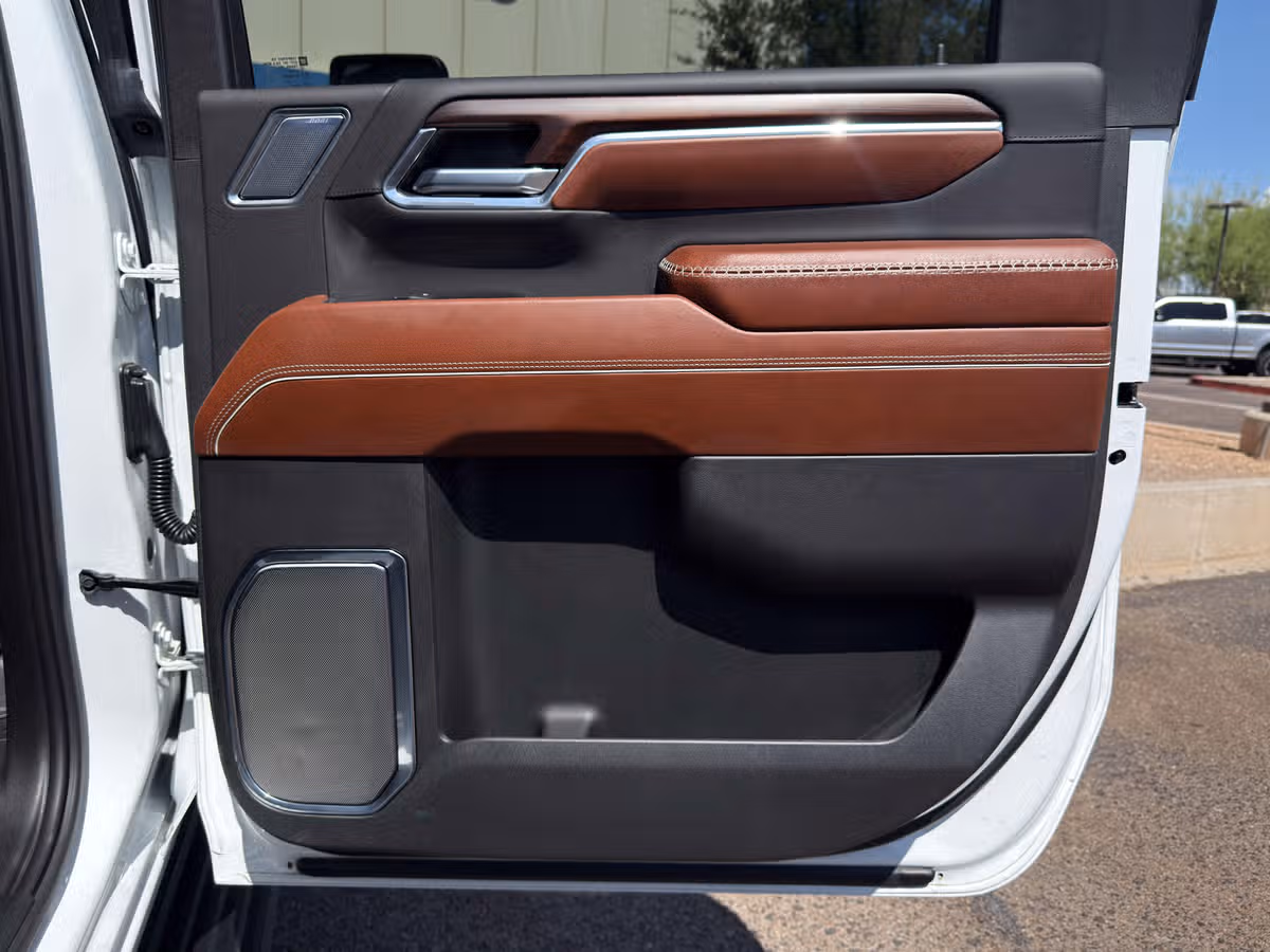 2024 GMC Sierra 3500HD Denali Ultimate Crew Cab Image 28