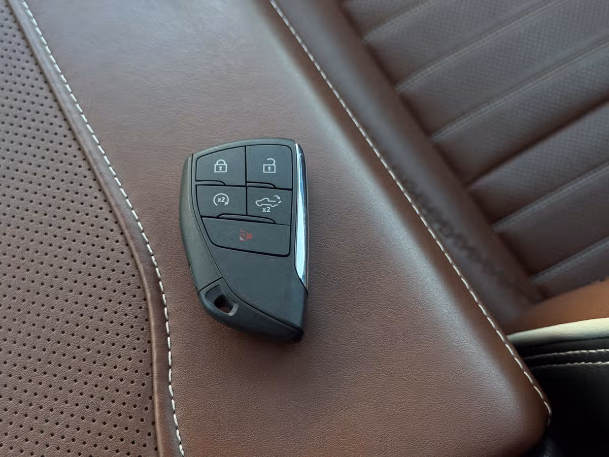 2024 GMC Sierra 3500HD Denali Ultimate Crew Cab Image 38