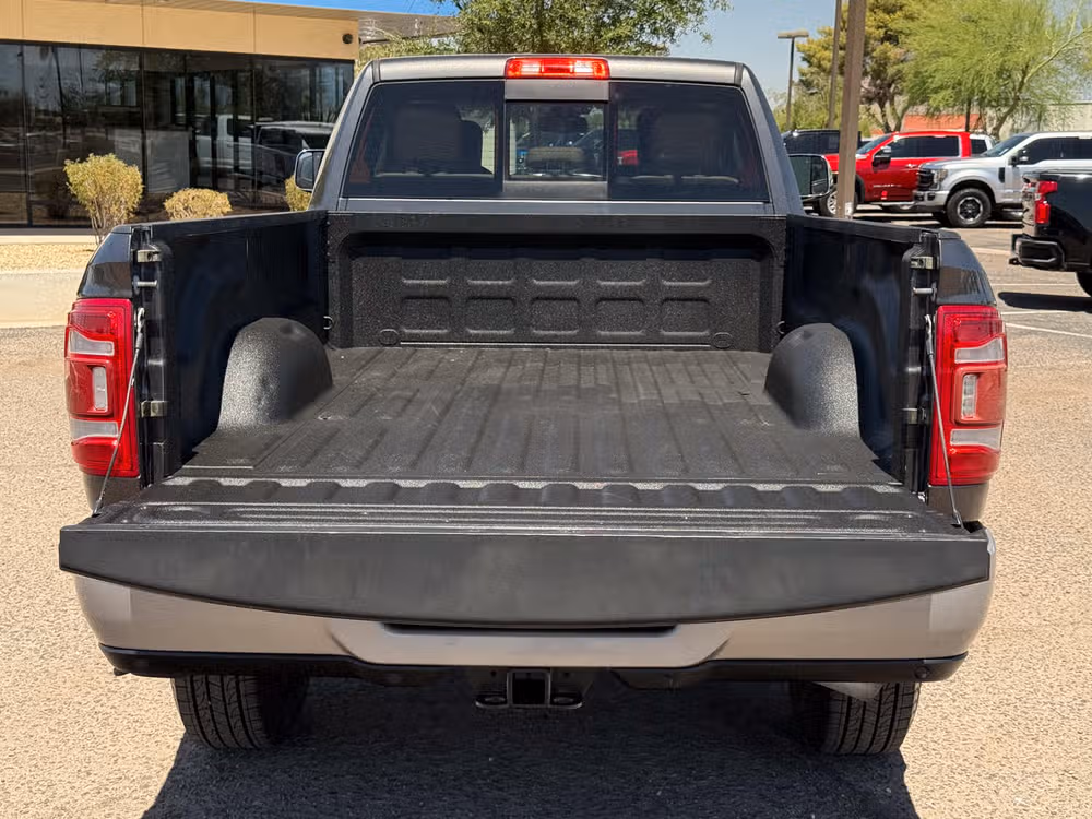 2020 Ram 3500 Laramie Crew Cab Image 9