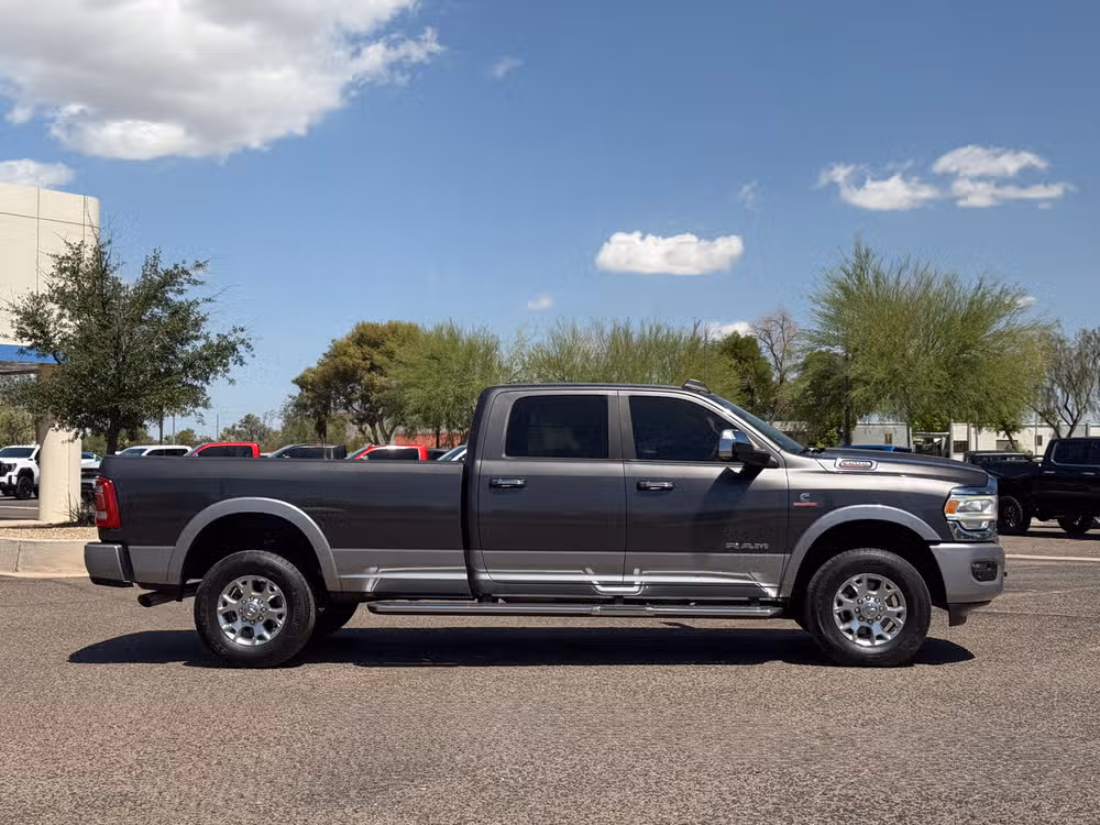 2020 Ram 3500 Laramie Crew Cab Image 6