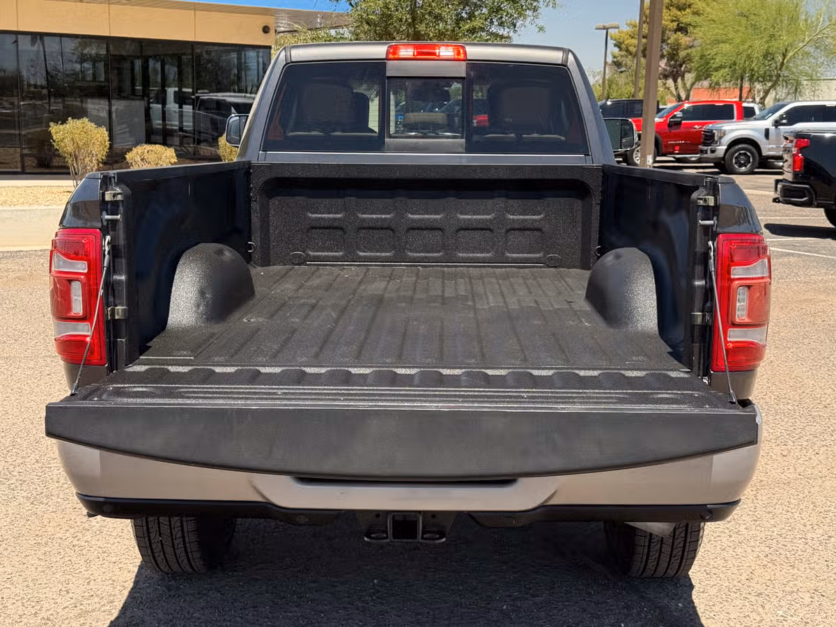 2020 Ram 3500 Laramie Crew Cab Image 9