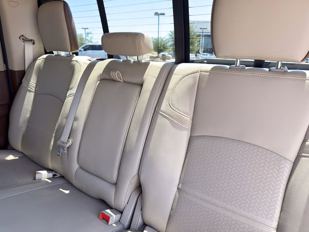 2020 Ram 3500 Laramie Crew Cab Image 24