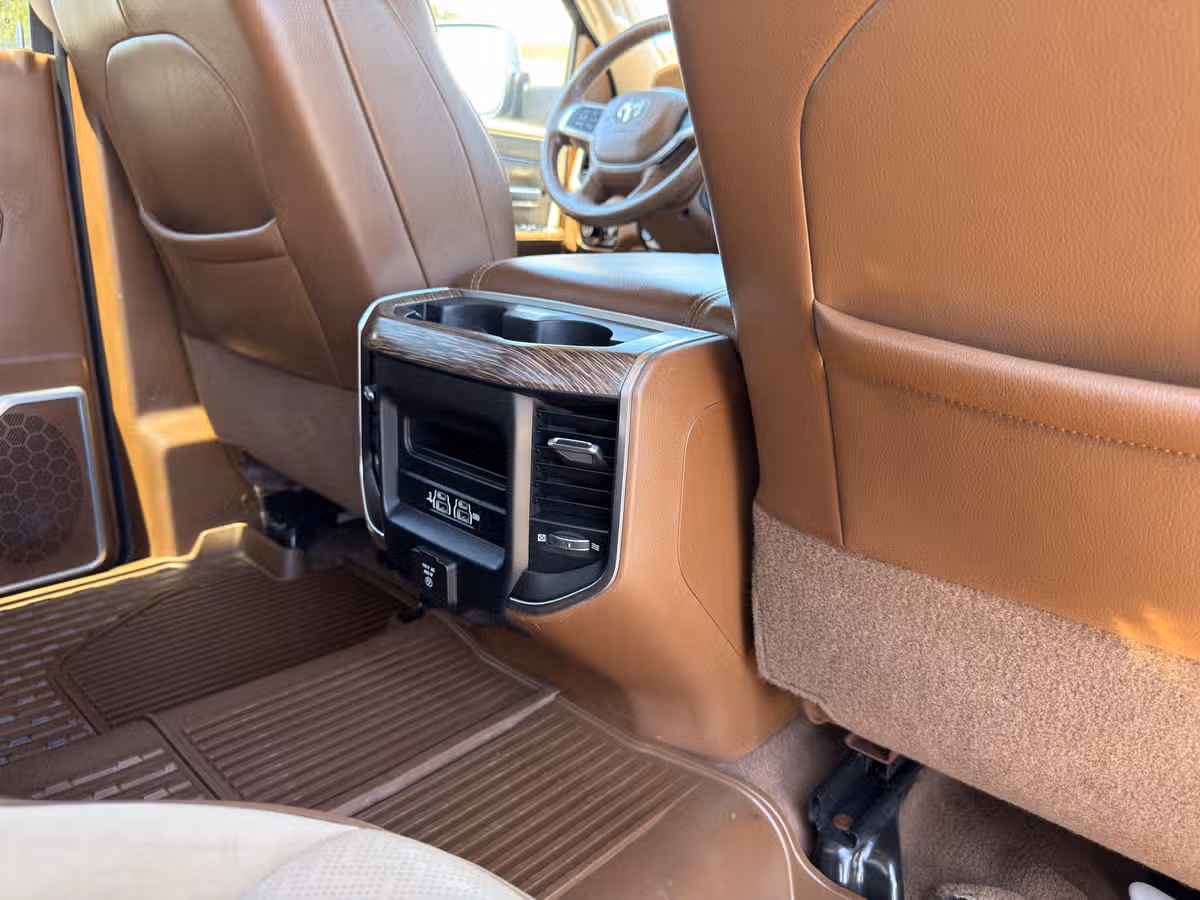 2020 Ram 3500 Laramie Crew Cab Image 26