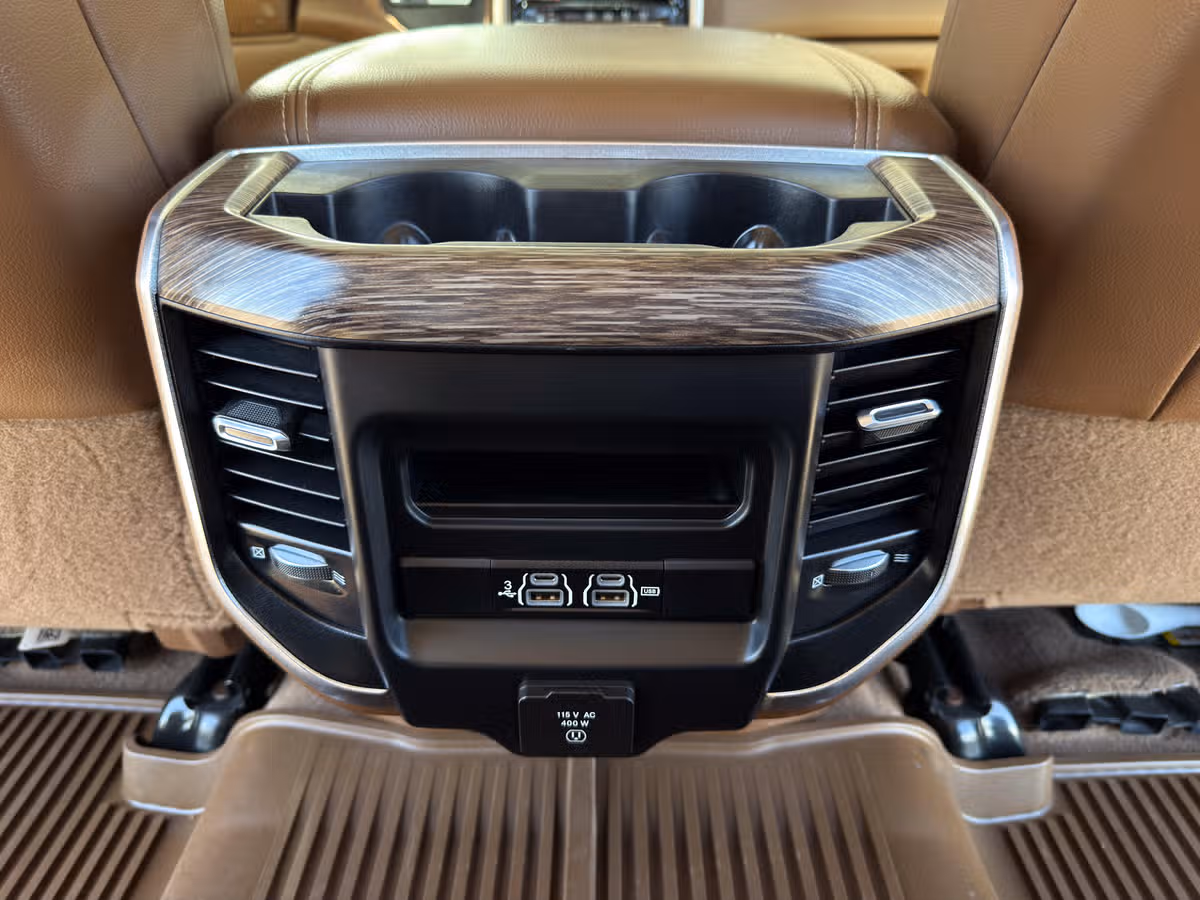 2020 Ram 3500 Laramie Crew Cab Image 31