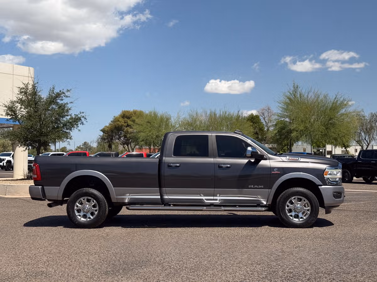 2020 Ram 3500 Laramie Crew Cab Image 6