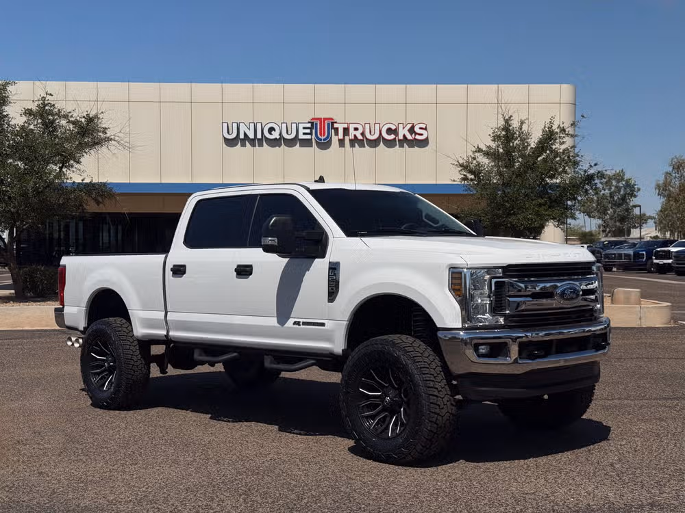 2019 Ford F-250 Super Duty XLT Crew Cab Lower Image 1