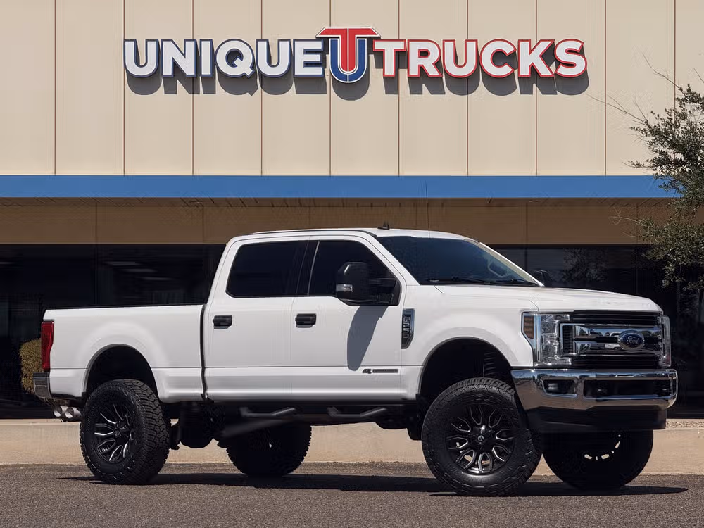 2019 Ford F-250 Super Duty XLT Crew Cab Image 1