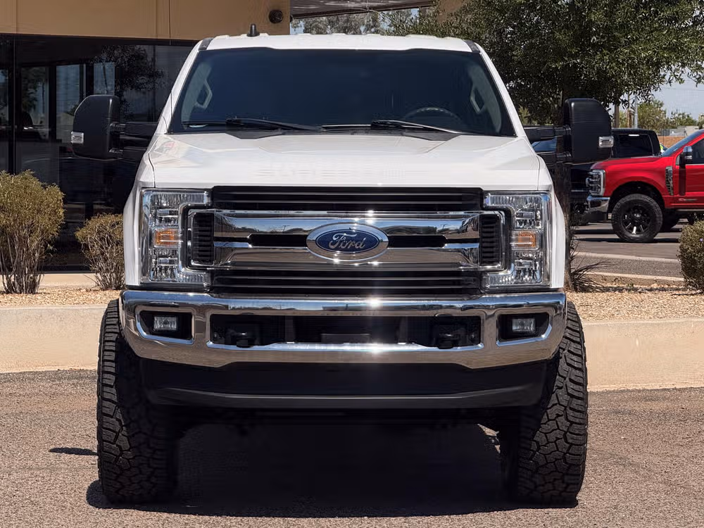 2019 Ford F-250 Super Duty XLT Crew Cab Image 3
