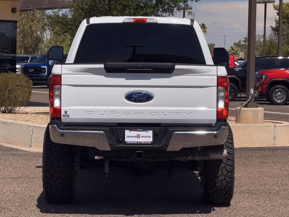 2019 Ford F-250 Super Duty XLT Crew Cab Image 12