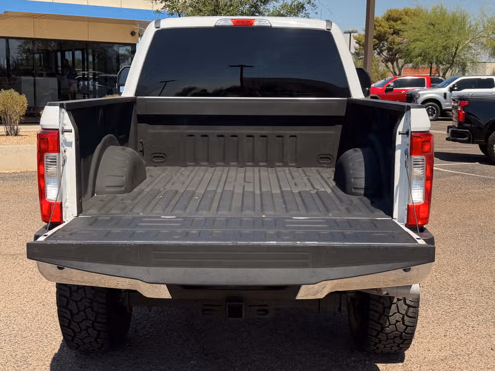 2019 Ford F-250 Super Duty XLT Crew Cab Image 13