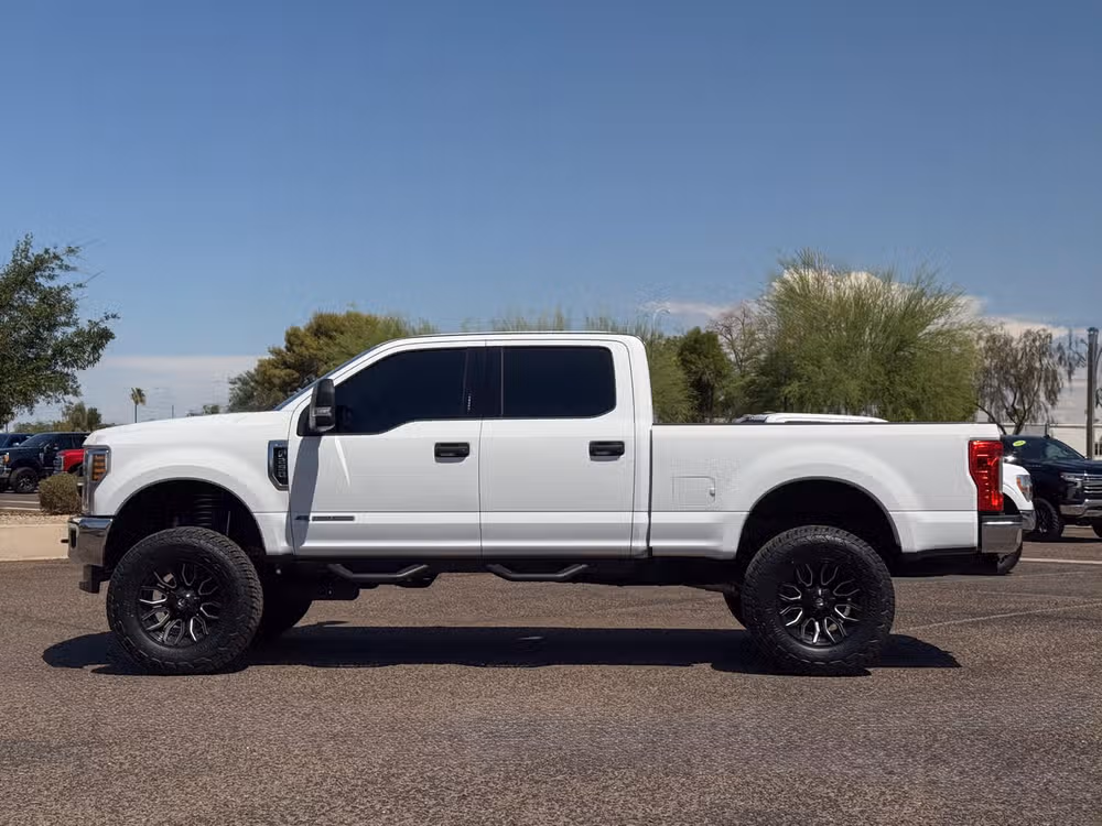 2019 Ford F-250 Super Duty XLT Crew Cab Image 15