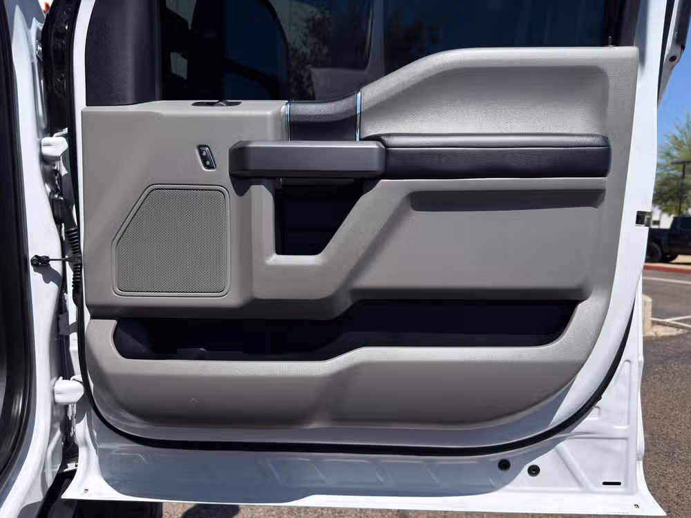 2019 Ford F-250 Super Duty XLT Crew Cab Image 32