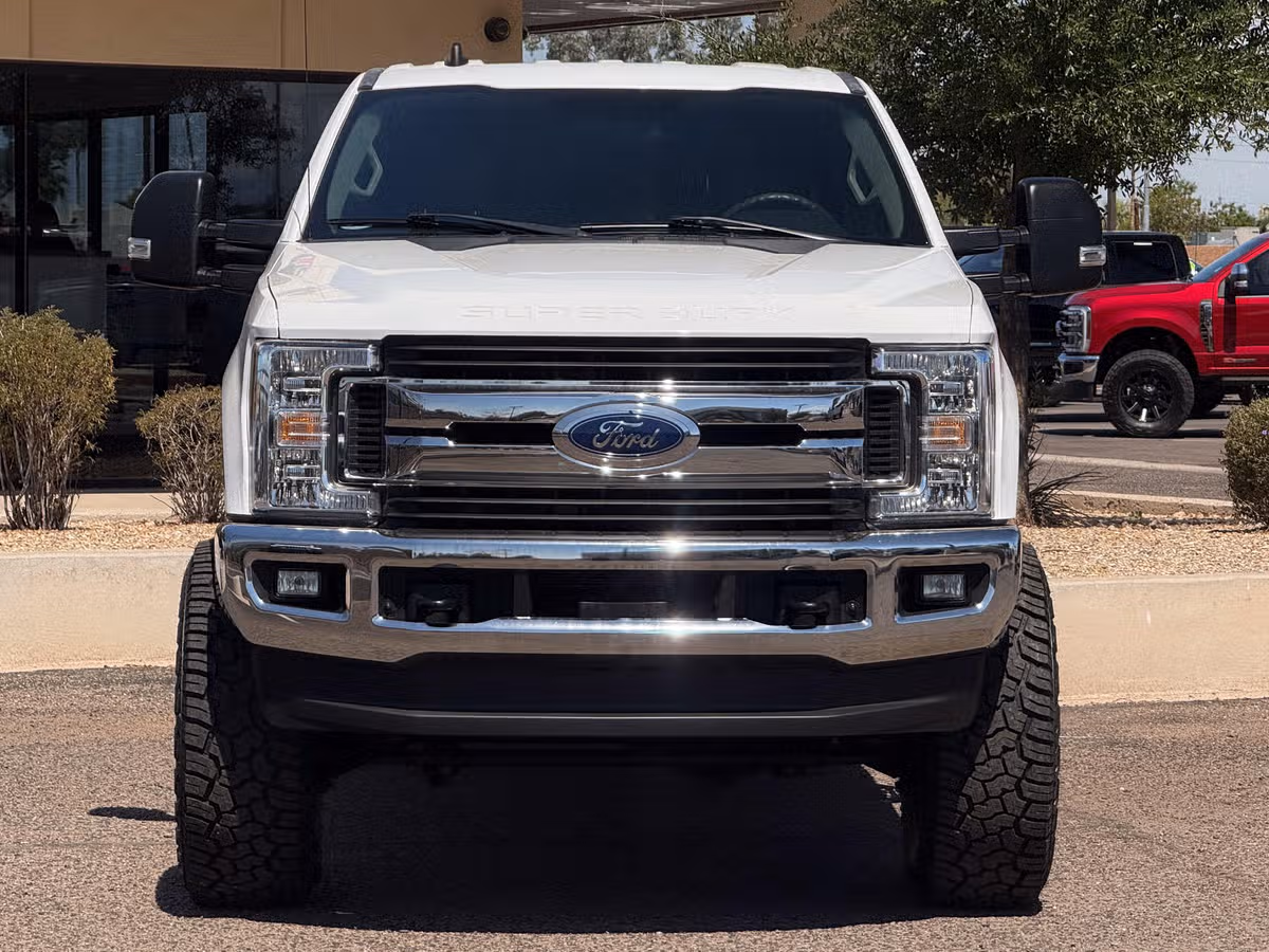 2019 Ford F-250 Super Duty XLT Crew Cab Image 3