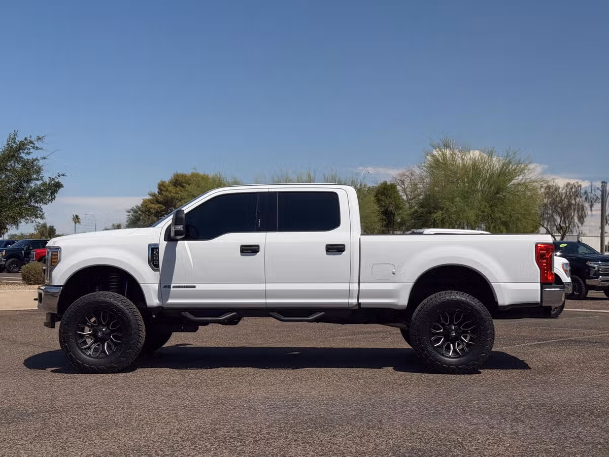 2019 Ford F-250 Super Duty XLT Crew Cab Image 15