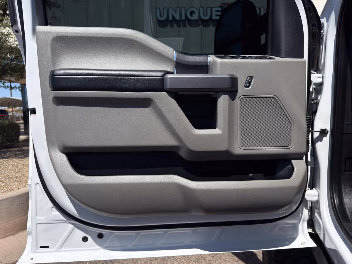 2019 Ford F-250 Super Duty XLT Crew Cab Image 20