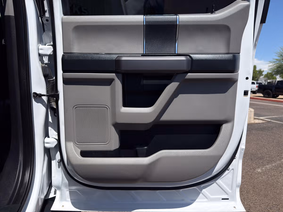 2019 Ford F-250 Super Duty XLT Crew Cab Image 28