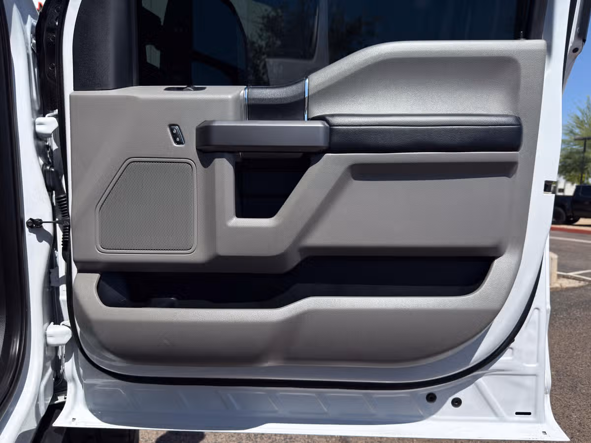 2019 Ford F-250 Super Duty XLT Crew Cab Image 32