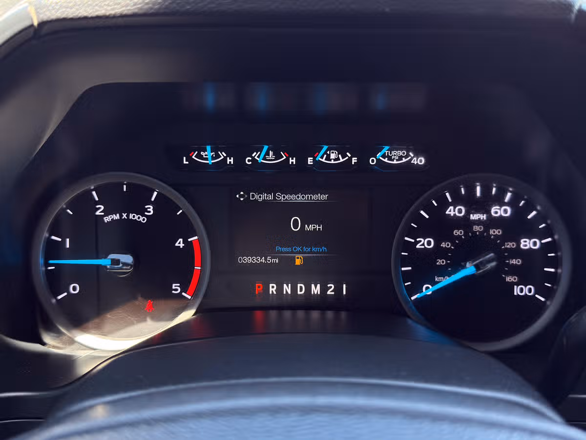 2019 Ford F-250 Super Duty XLT Crew Cab Image 38