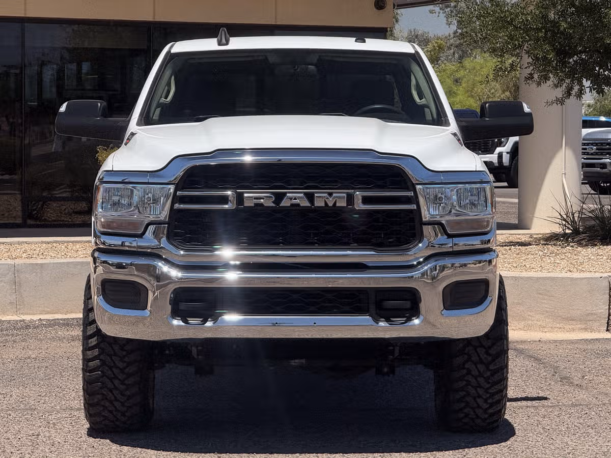2020 Ram 2500 Tradesman Crew Cab Image 3