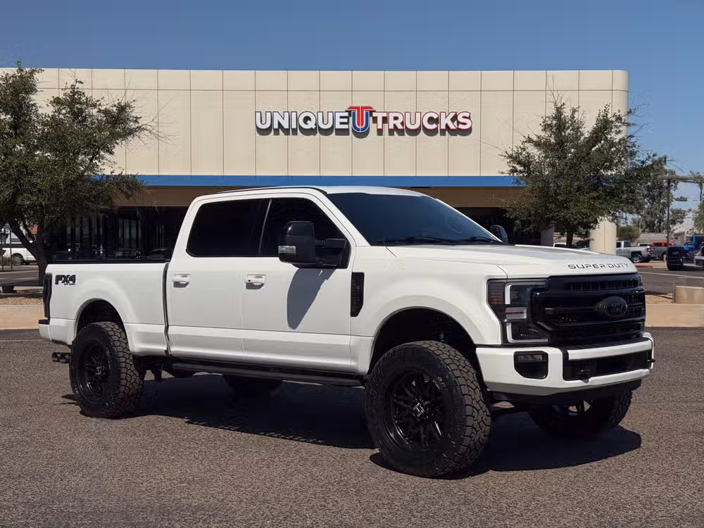 2022 Ford F-350 Super Duty Lariat Crew Cab Image 5
