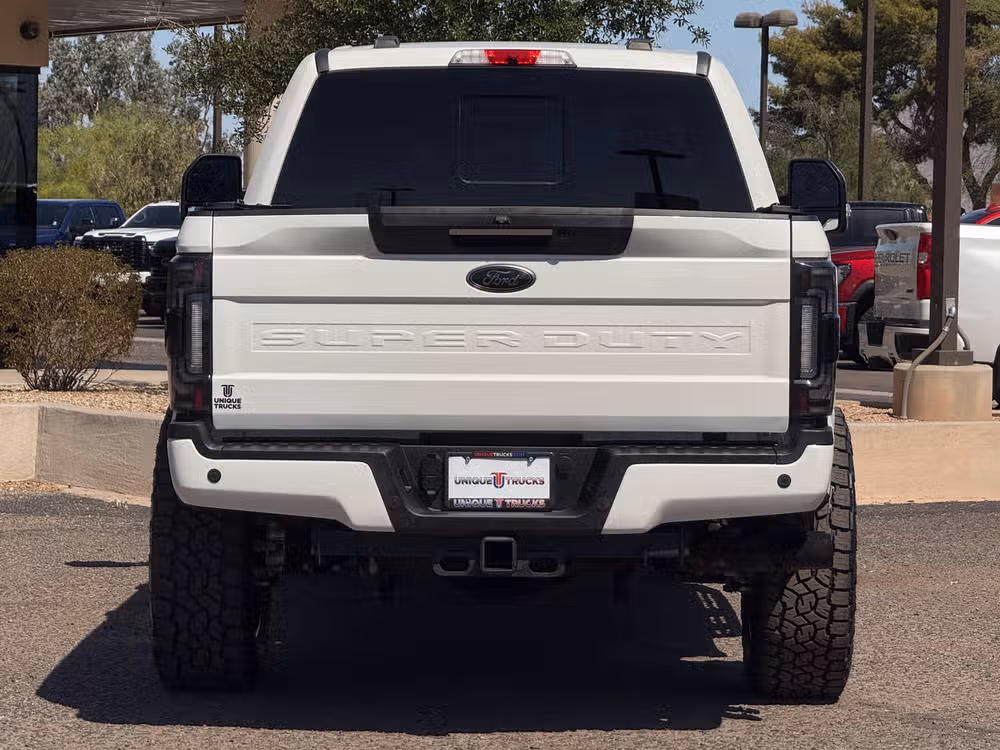 2022 Ford F-350 Super Duty Lariat Crew Cab Image 7