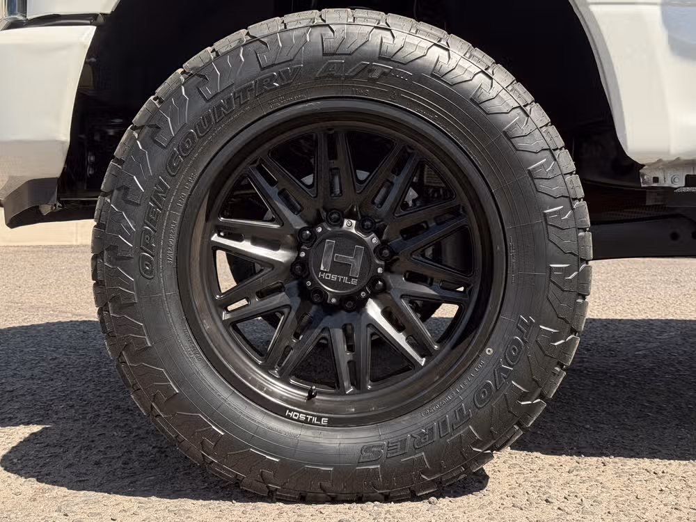 2022 Ford F-350 Super Duty Lariat Crew Cab Image 16