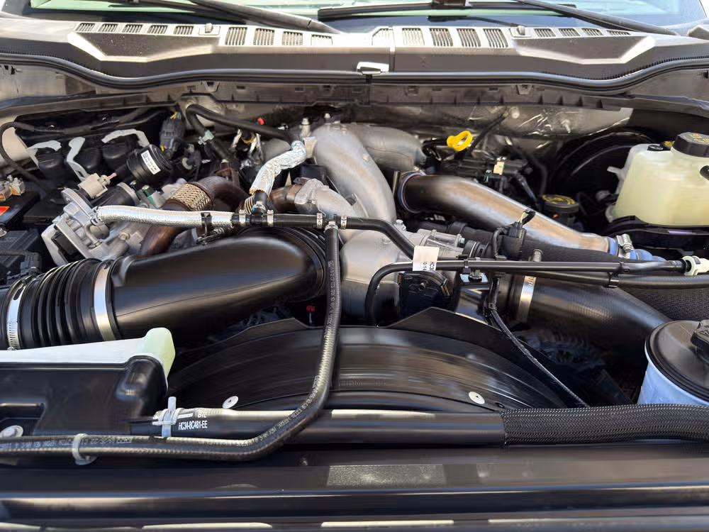 2022 Ford F-350 Super Duty Lariat Crew Cab Image 17